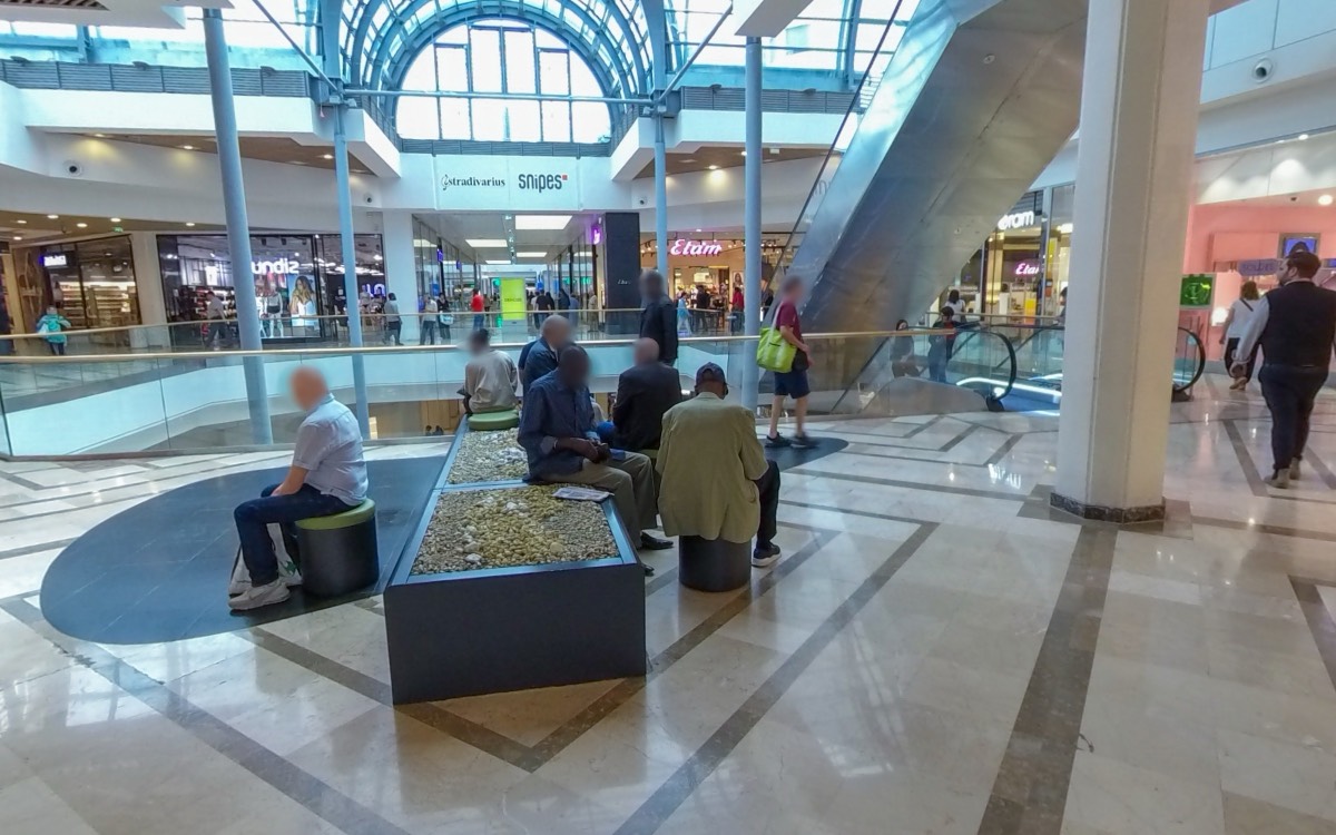 Atrium du centre commercial Noisy Arcades en visite virtuelle 360°