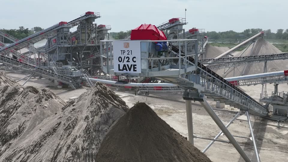 Les installations de criblage de la gravière de Sélestat